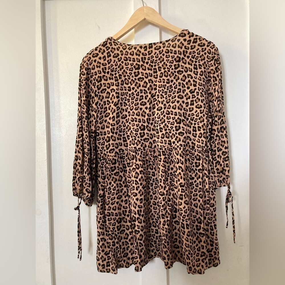 Entro Medium Button Down Blouse Leopard Print Mot… - image 6